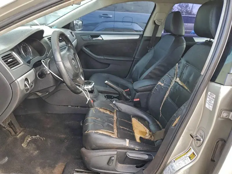 2013 VOLKSWAGEN JETTA SE  