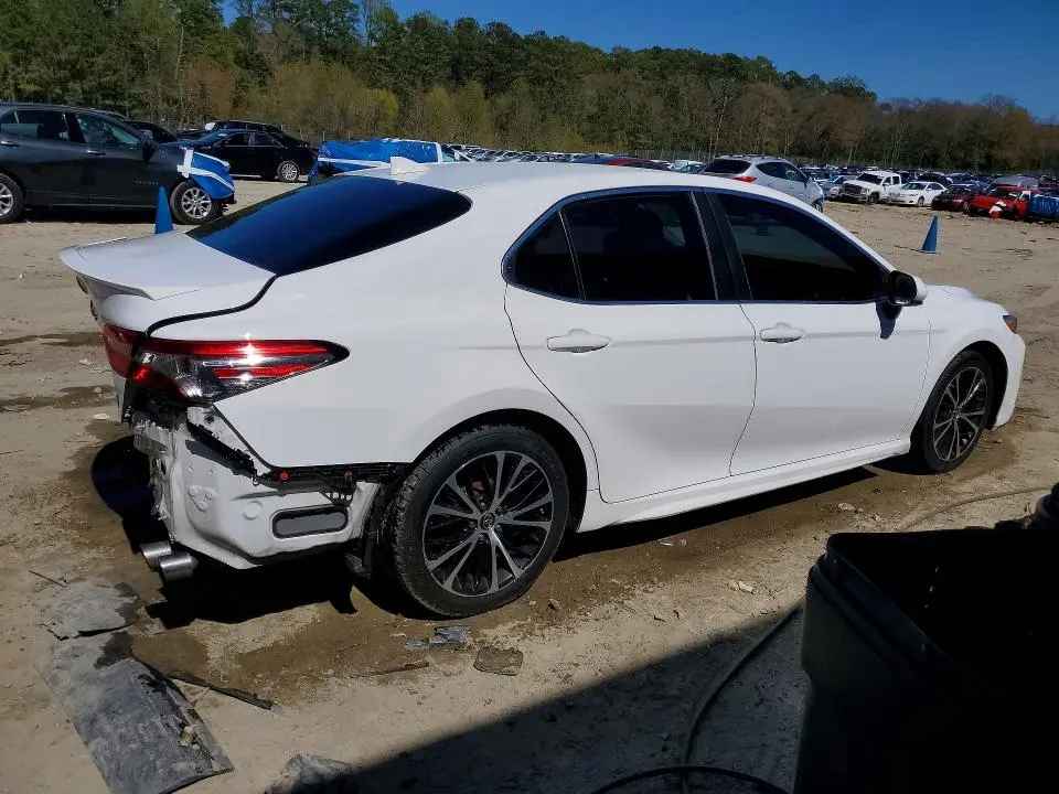 2019 TOYOTA CAMRY SE  
