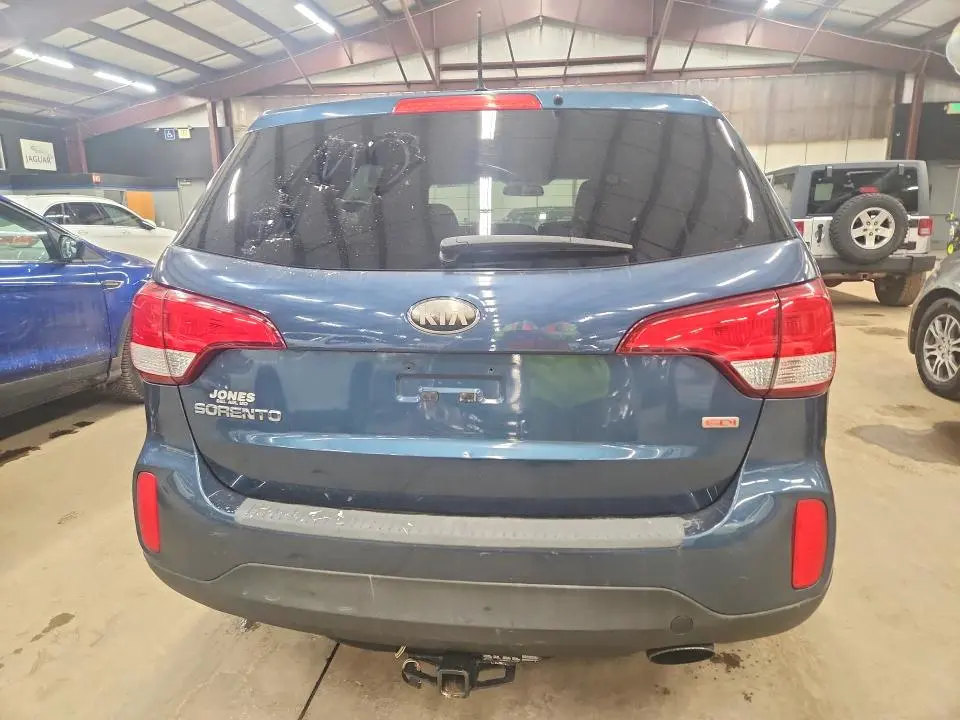 2014 KIA SORENTO LX  