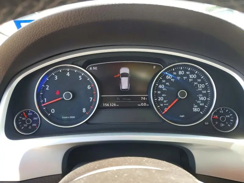 2013 VOLKSWAGEN TOUAREG V6  