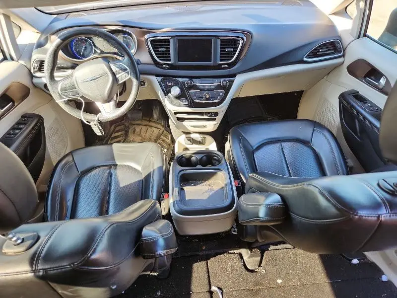 2020 CHRYSLER VOYAGER LXI  