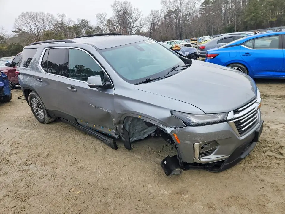 2023 CHEVROLET TRAVERSE LT  