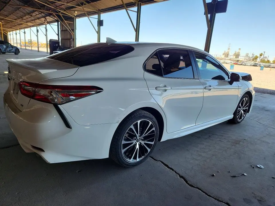 2020 TOYOTA CAMRY SE  