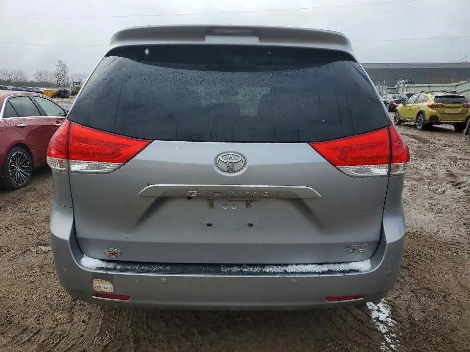 2014 TOYOTA SIENNA LIMITED 7-PASSENGER  