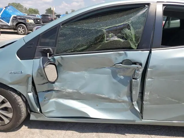 2021 TOYOTA PRIUS LE  