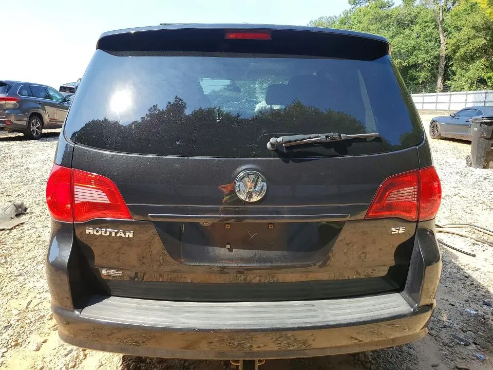 2011 VOLKSWAGEN ROUTAN SE  