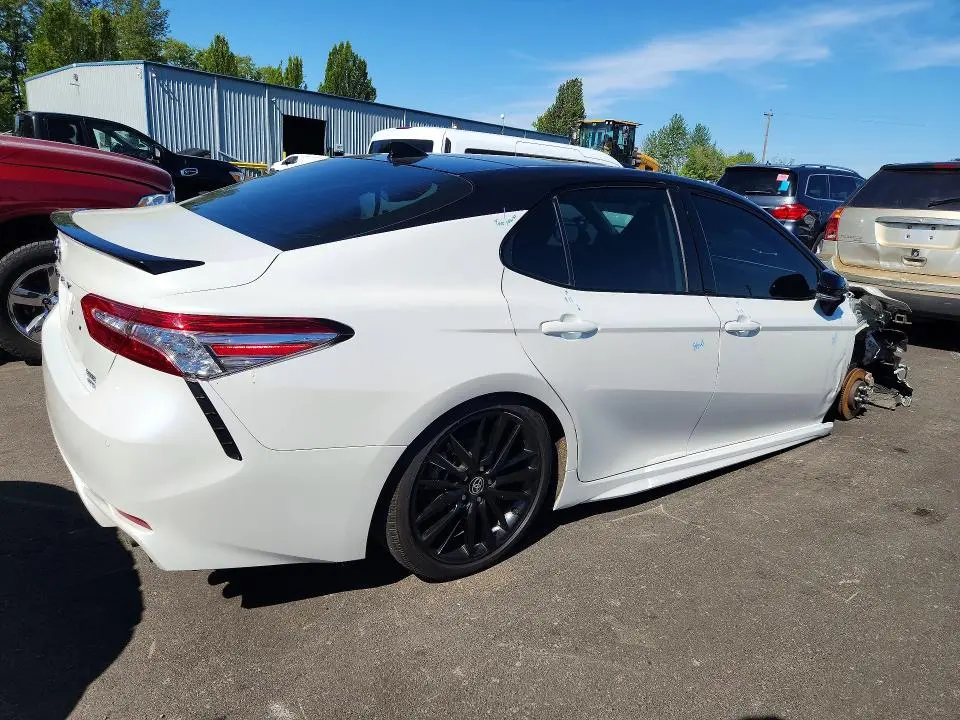 2020 TOYOTA CAMRY XSE  