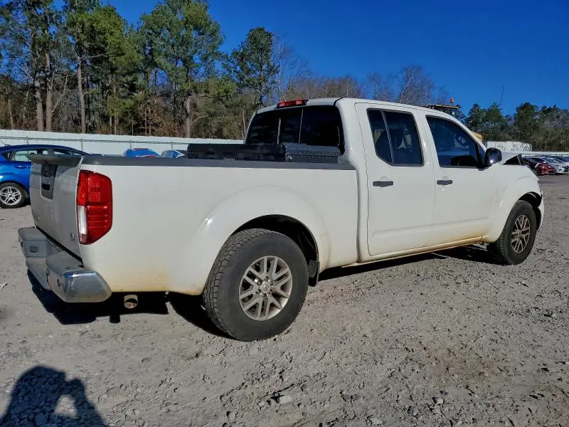 2015 NISSAN FRONTIER SV  