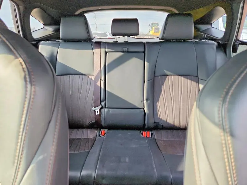 2021 TOYOTA VENZA XLE  