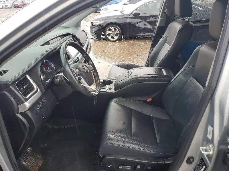 2019 TOYOTA HIGHLANDER XLE  