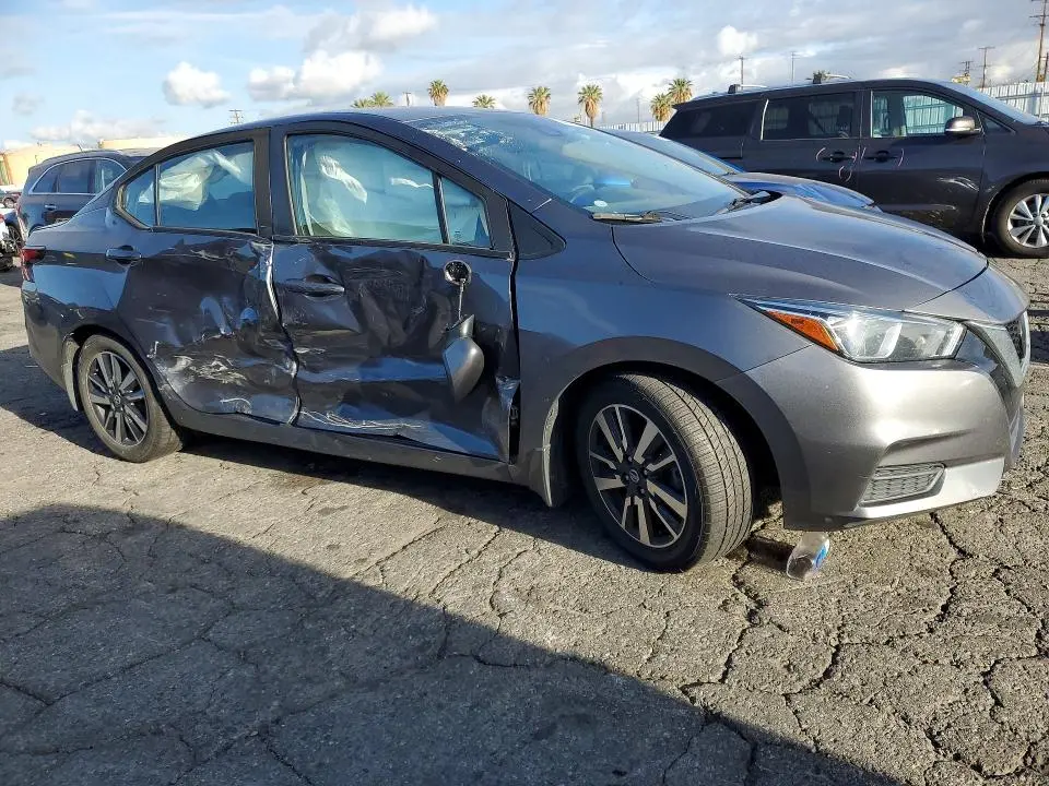 2020 NISSAN VERSA SV  