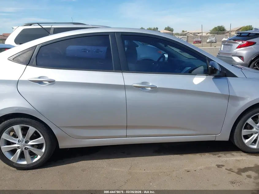 2012 HYUNDAI ACCENT GLS