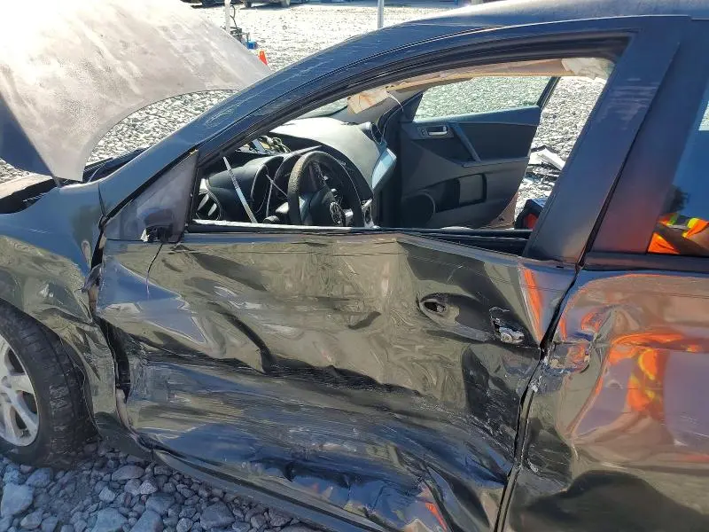 2010 MAZDA 3 I  
