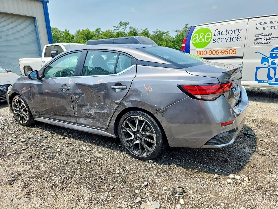 2025 NISSAN SENTRA SR  