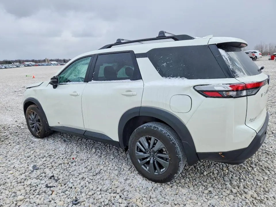 2022 NISSAN PATHFINDER SV  