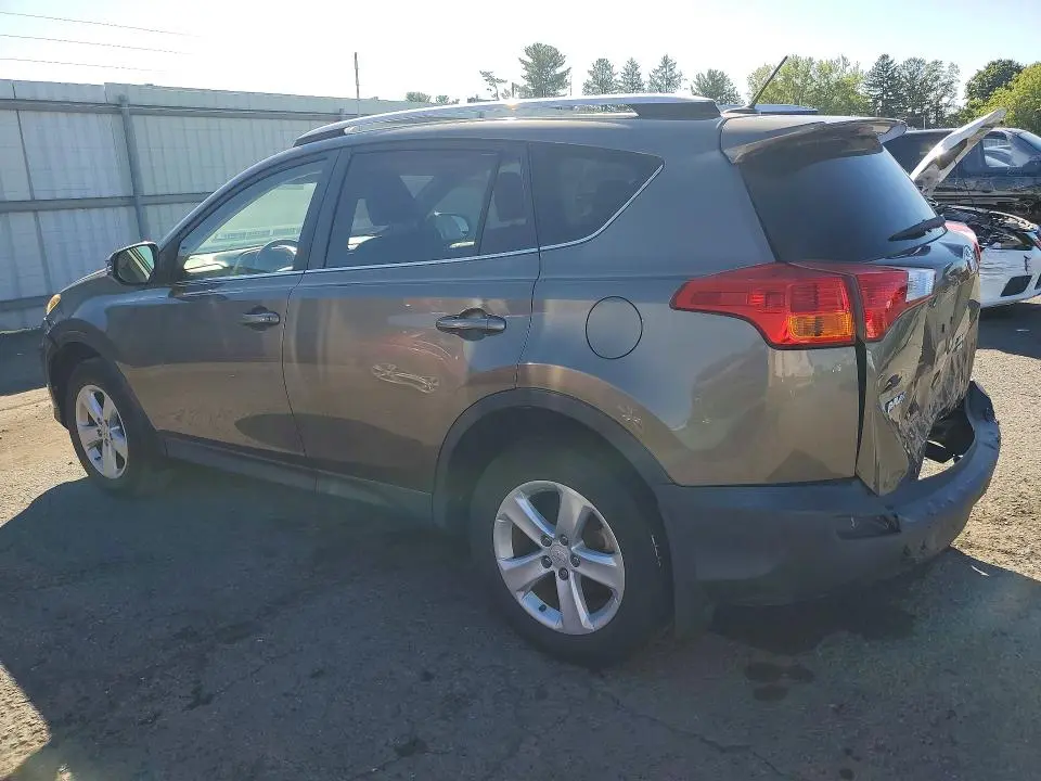 2014 TOYOTA RAV4 XLE  