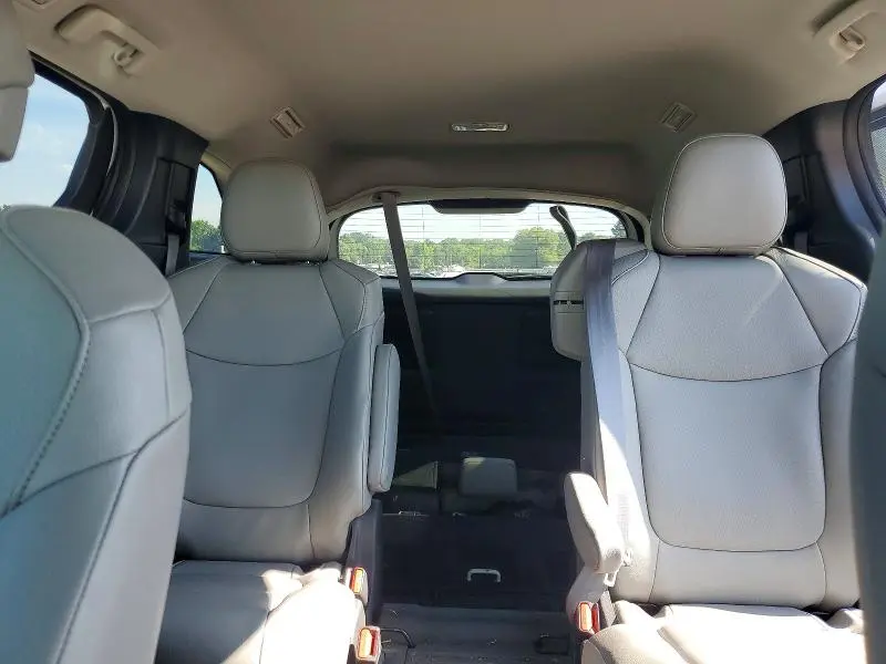 2025 TOYOTA SIENNA XLE 8-PASSENGER  