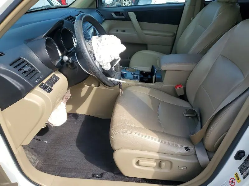 2011 TOYOTA HIGHLANDER BASE  