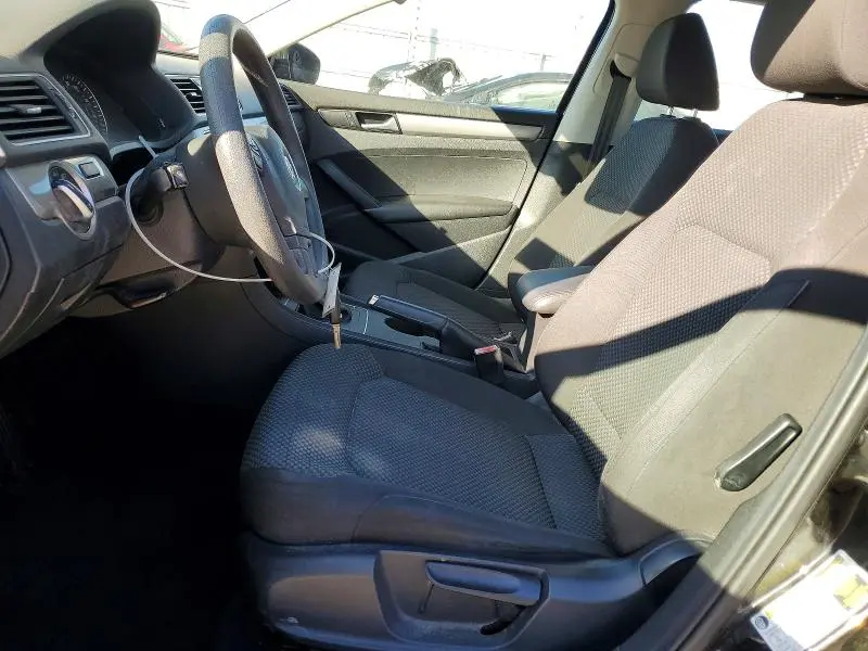 2012 VOLKSWAGEN PASSAT S  