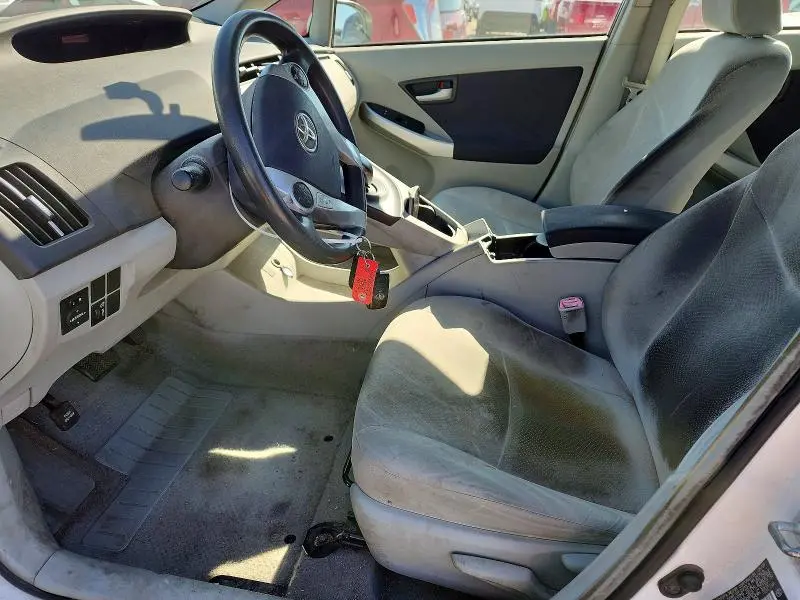 2010 TOYOTA PRIUS III  