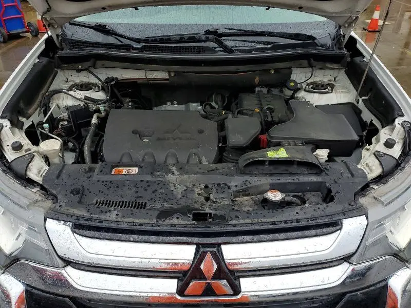 2016 MITSUBISHI OUTLANDER SE  