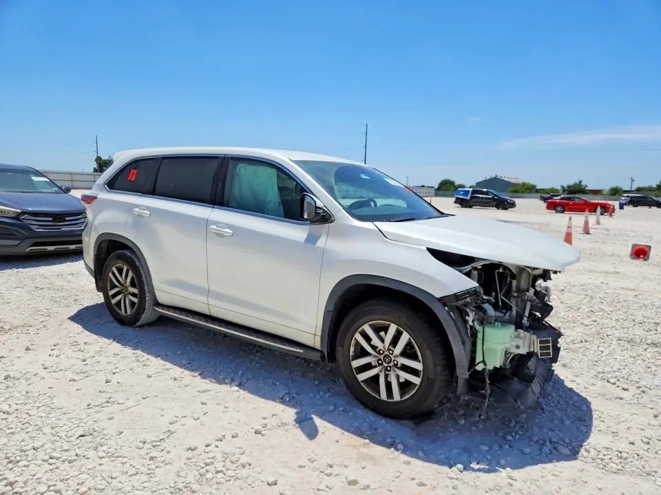 2016 TOYOTA HIGHLANDER LE  