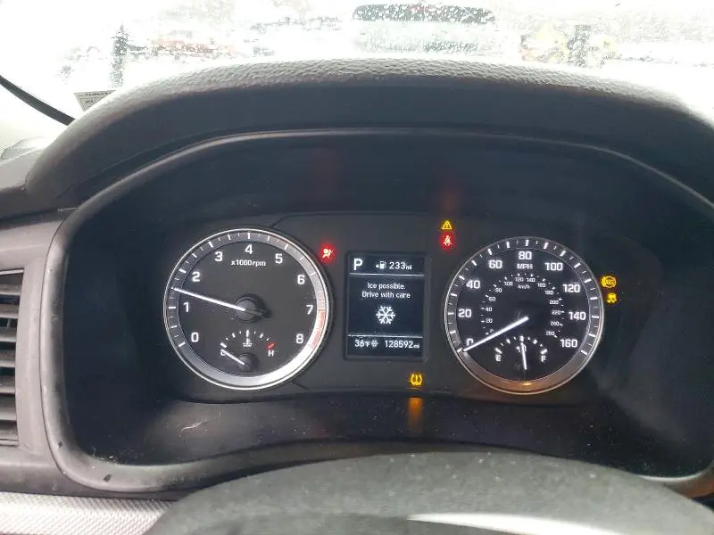 2018 HYUNDAI SONATA SE  