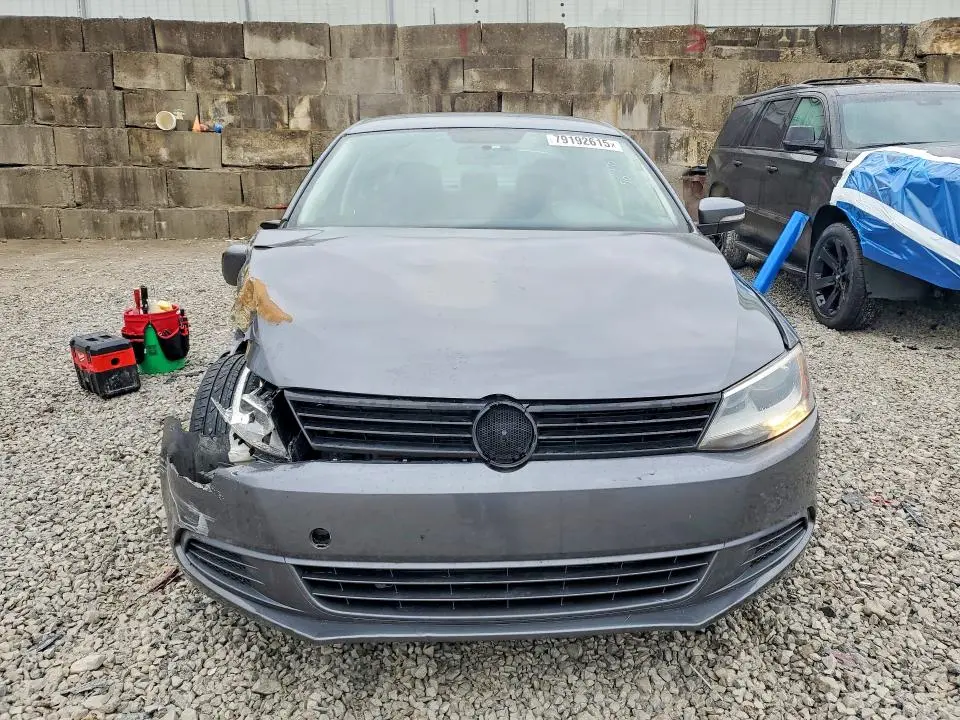 2011 VOLKSWAGEN JETTA SE  