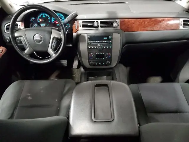 2013 GMC YUKON SLE  