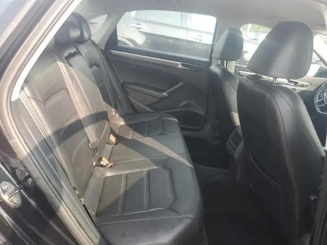 2017 VOLKSWAGEN PASSAT R-LINE  