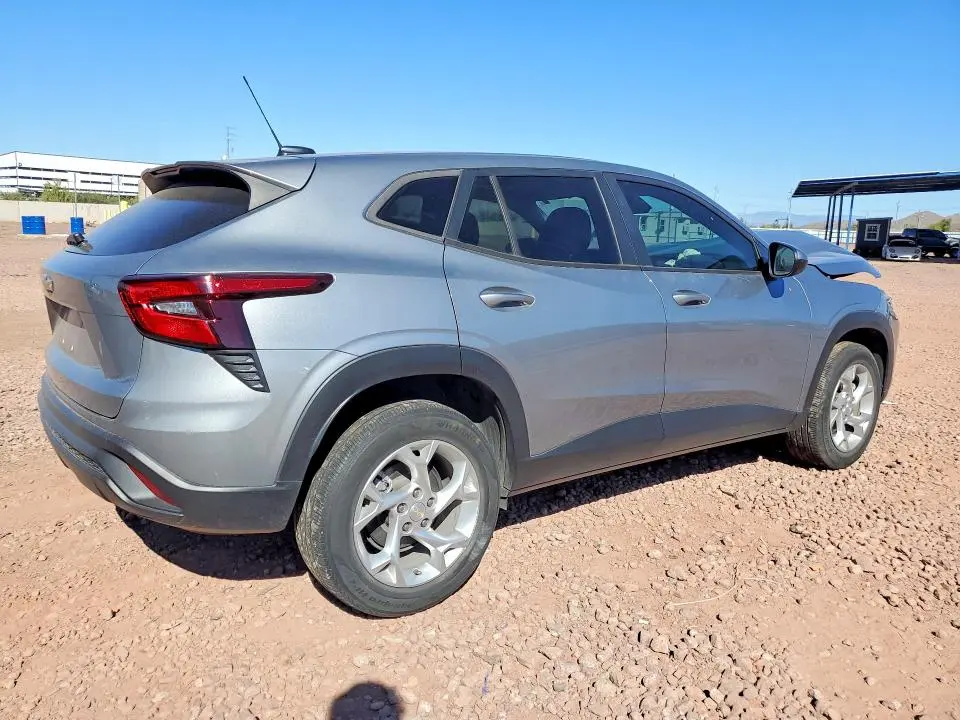 2024 CHEVROLET TRAX LS  