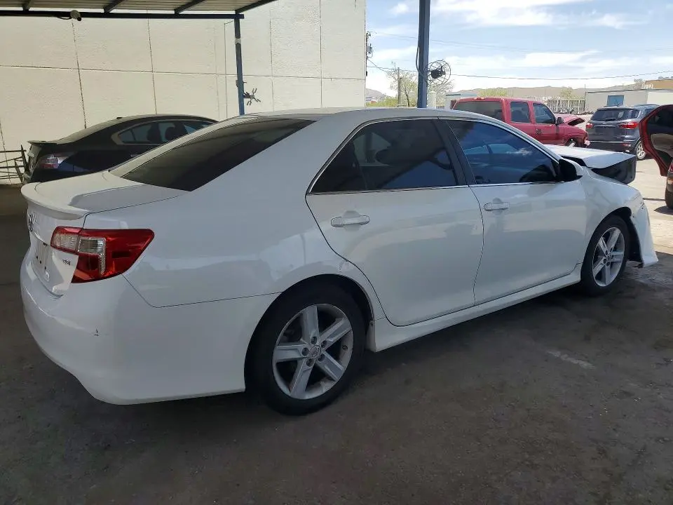 2012 TOYOTA CAMRY SE  