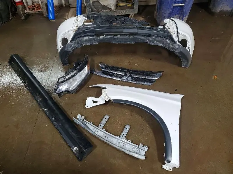 2018 MITSUBISHI OUTLANDER SE  