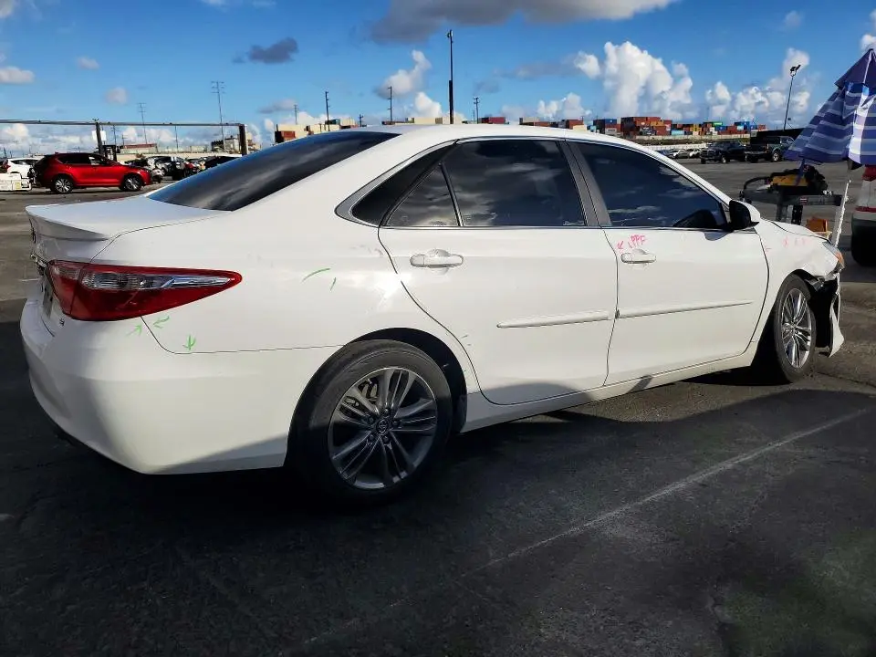 2017 TOYOTA CAMRY SE  