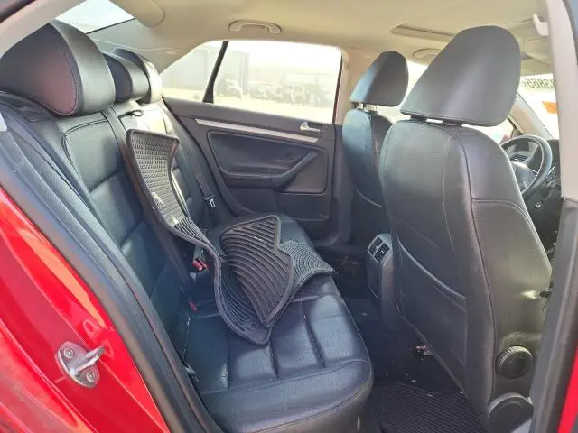 2010 VOLKSWAGEN JETTA SE  