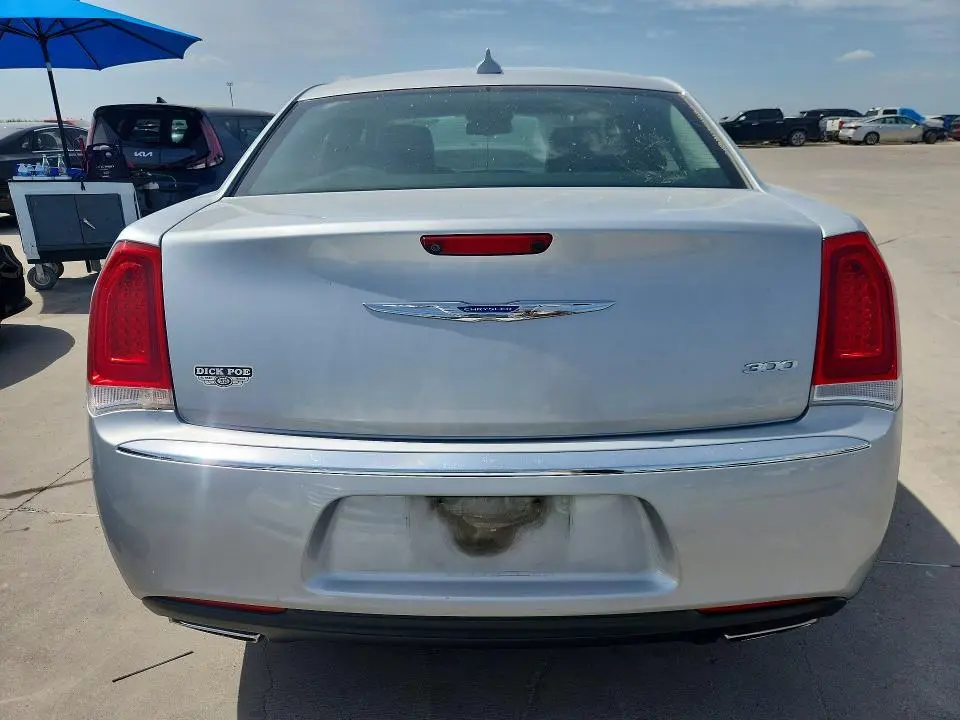 2020 CHRYSLER 300 LIMITED  