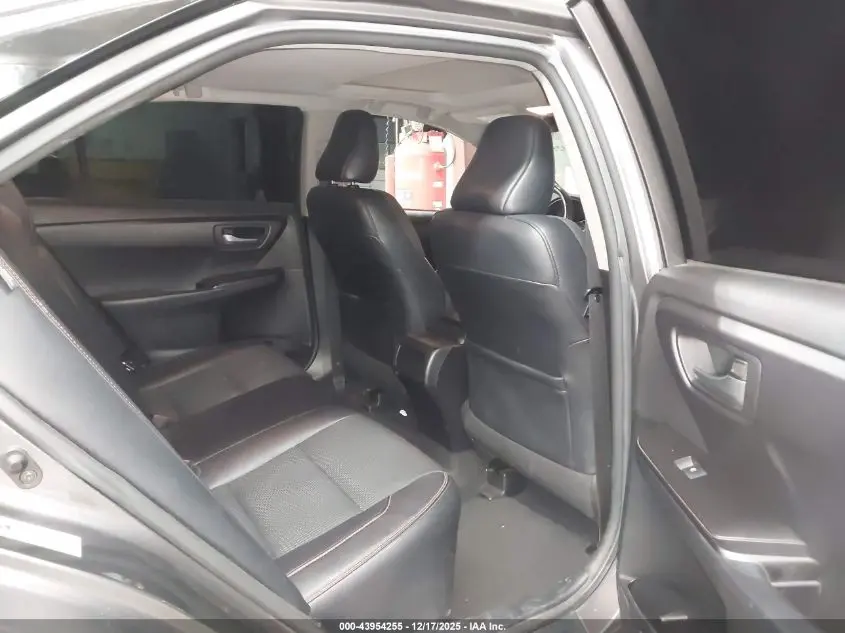 2017 TOYOTA CAMRY SE