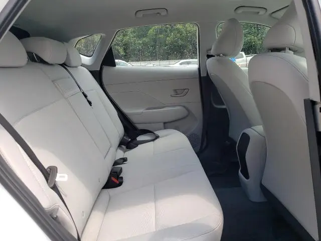 2025 HYUNDAI KONA SE  