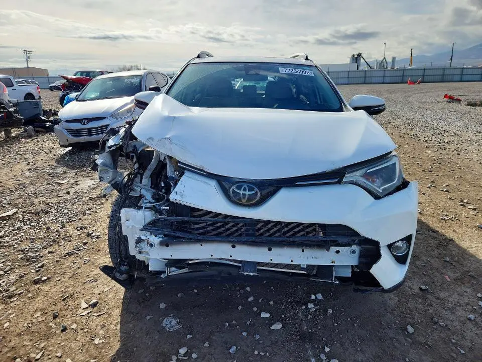 2018 TOYOTA RAV4 XLE  