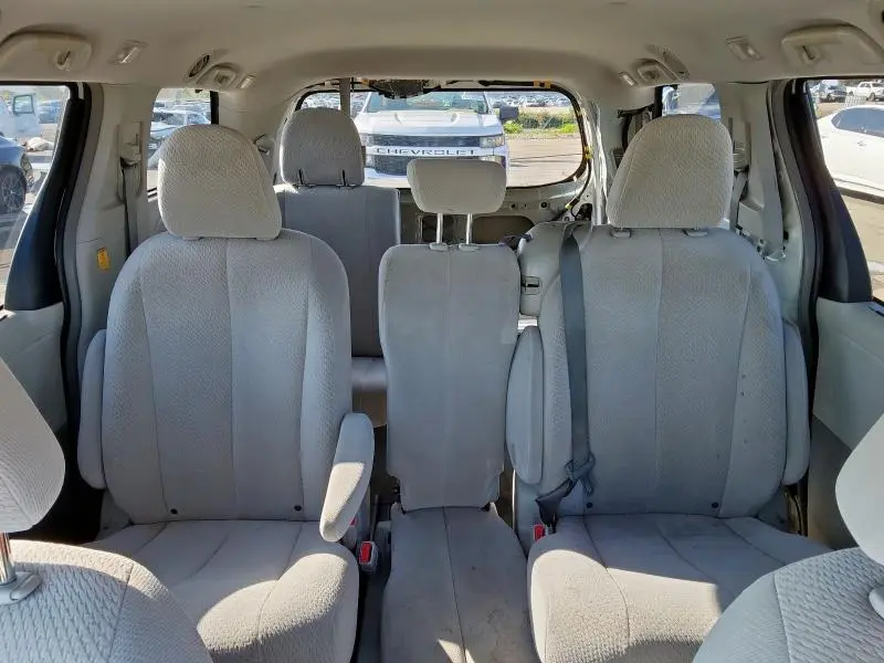2012 TOYOTA SIENNA LE  
