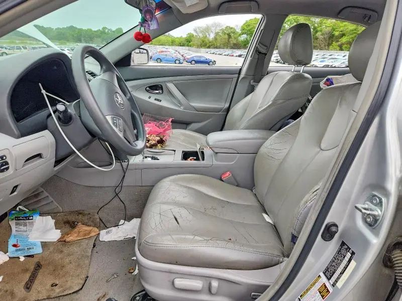 2010 TOYOTA CAMRY LE  