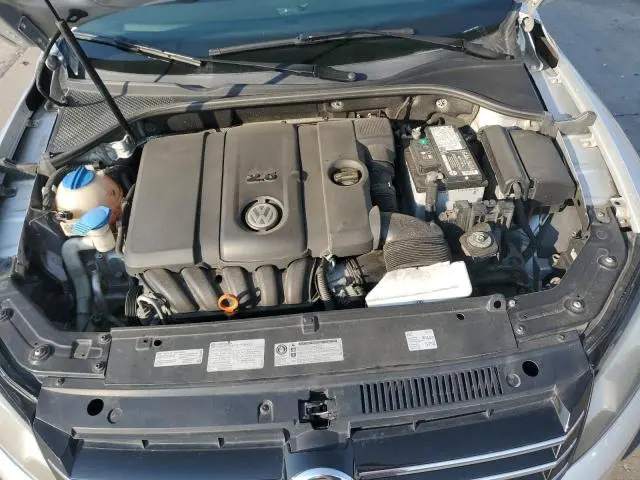 2013 VOLKSWAGEN PASSAT SE  