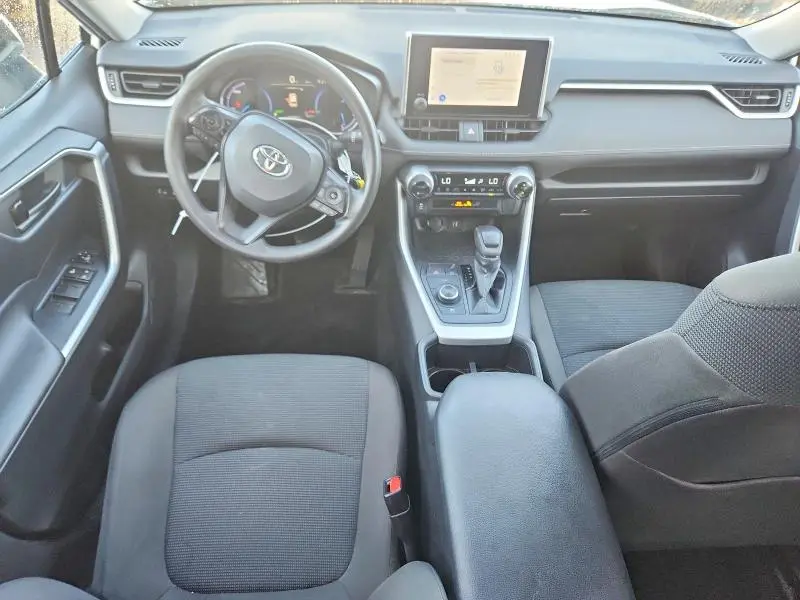2023 TOYOTA RAV4 LE  
