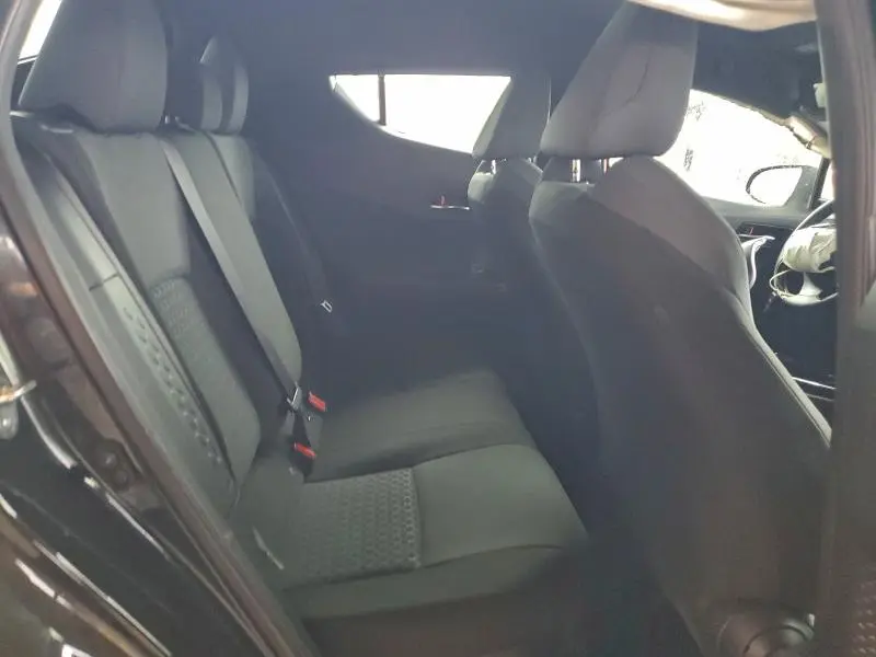 2022 TOYOTA C-HR XLE  