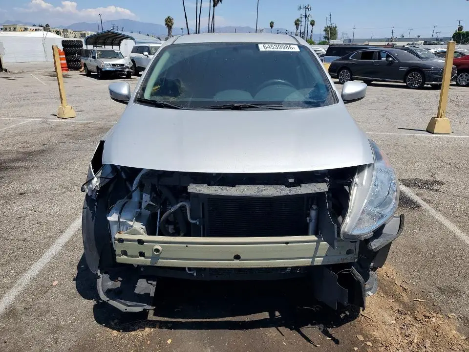 2019 NISSAN VERSA SV  