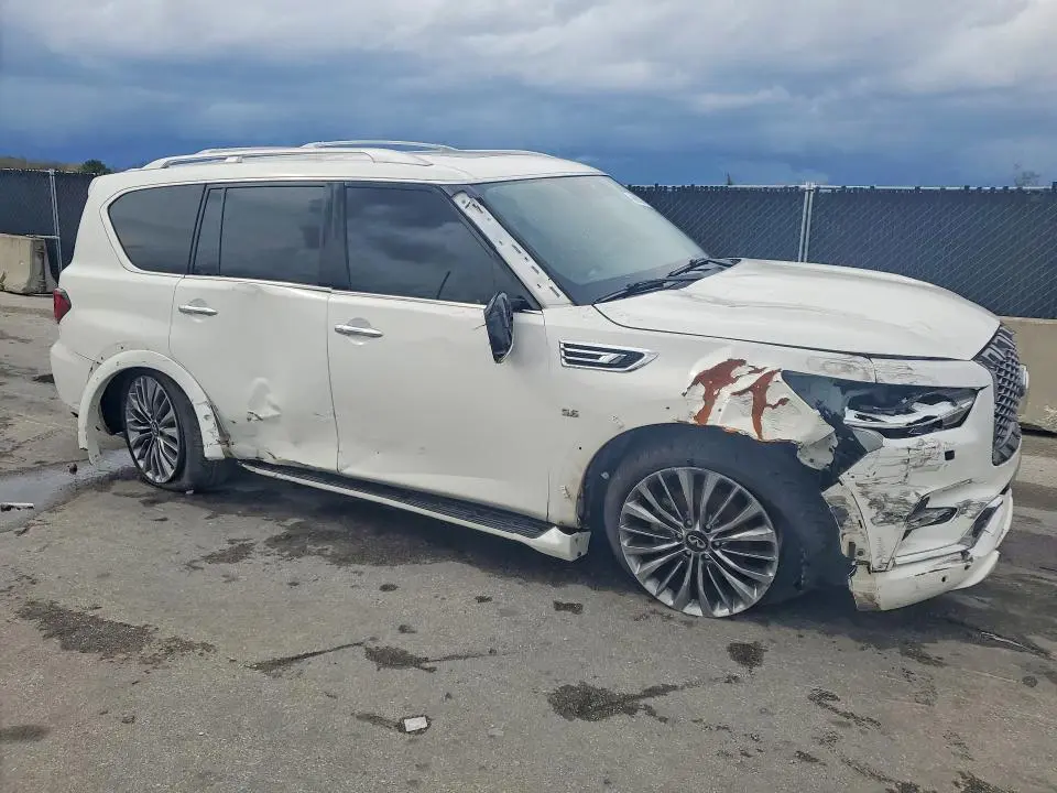 2019 INFINITI QX80 LUXE  