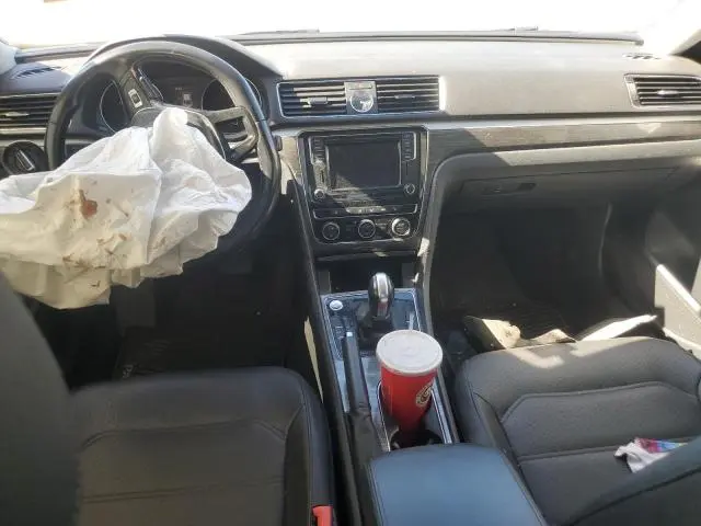2017 VOLKSWAGEN PASSAT SE  