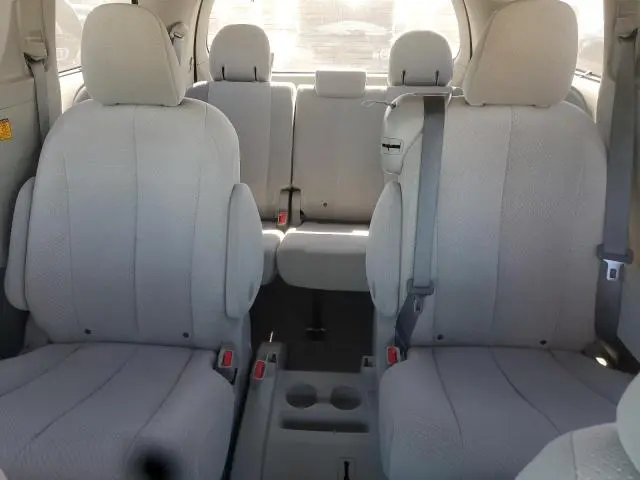 2012 TOYOTA SIENNA LE  