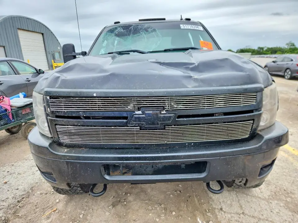 2011 CHEVROLET SILVERADO K2500 HEAVY DUTY LT  