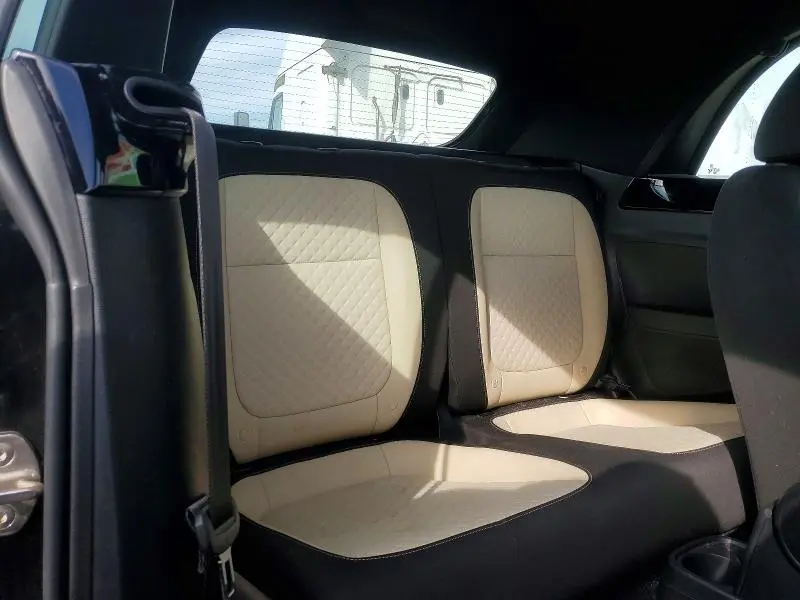 2019 VOLKSWAGEN BEETLE S  